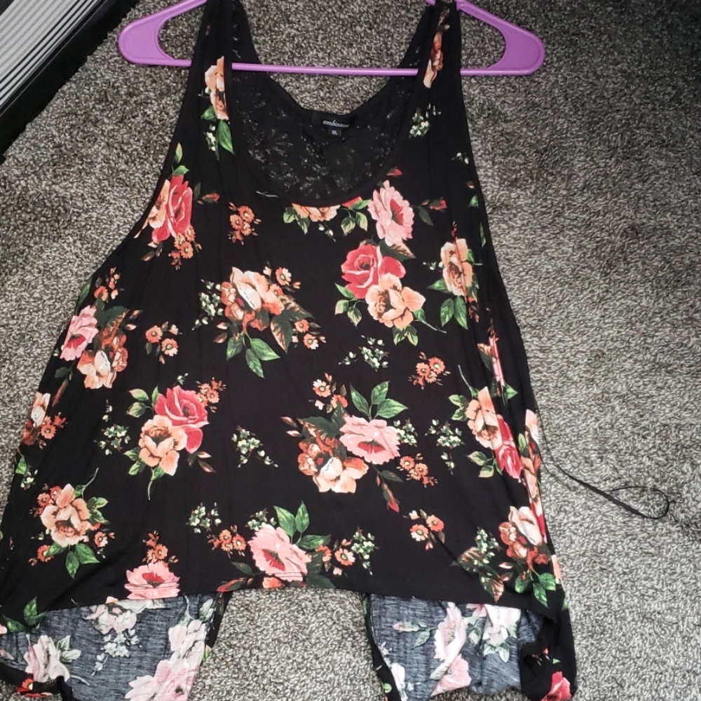Black floral tank